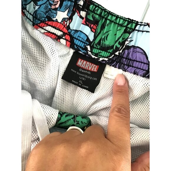 MARVEL -MEN'S GRAPHIC DRAWSTRING ELASTIC WAIST SWIM BOARD SHORTS SIZE X-LARGE - Picture 3 of 6